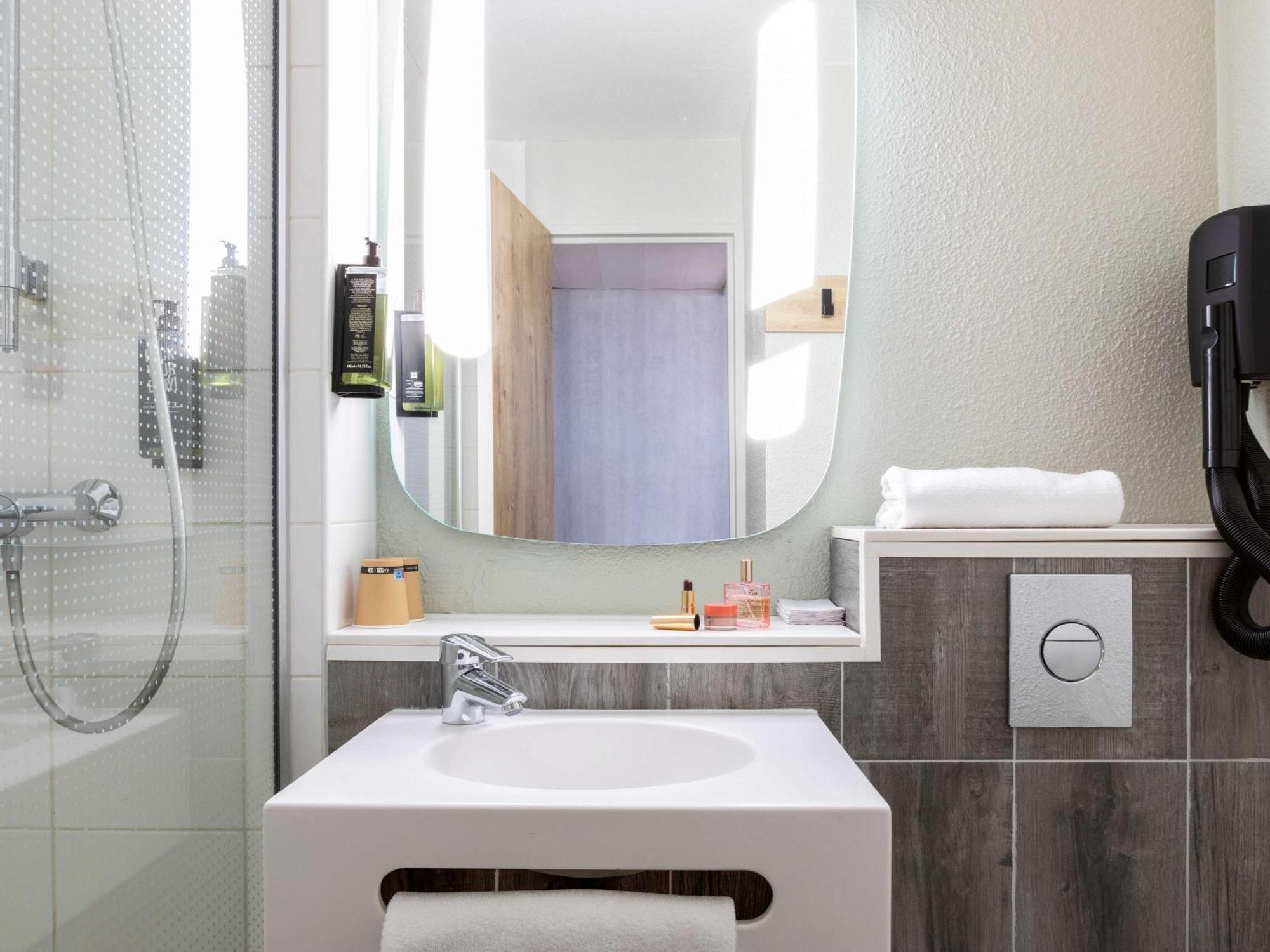 Ibis Paris 3* Gennevilliers